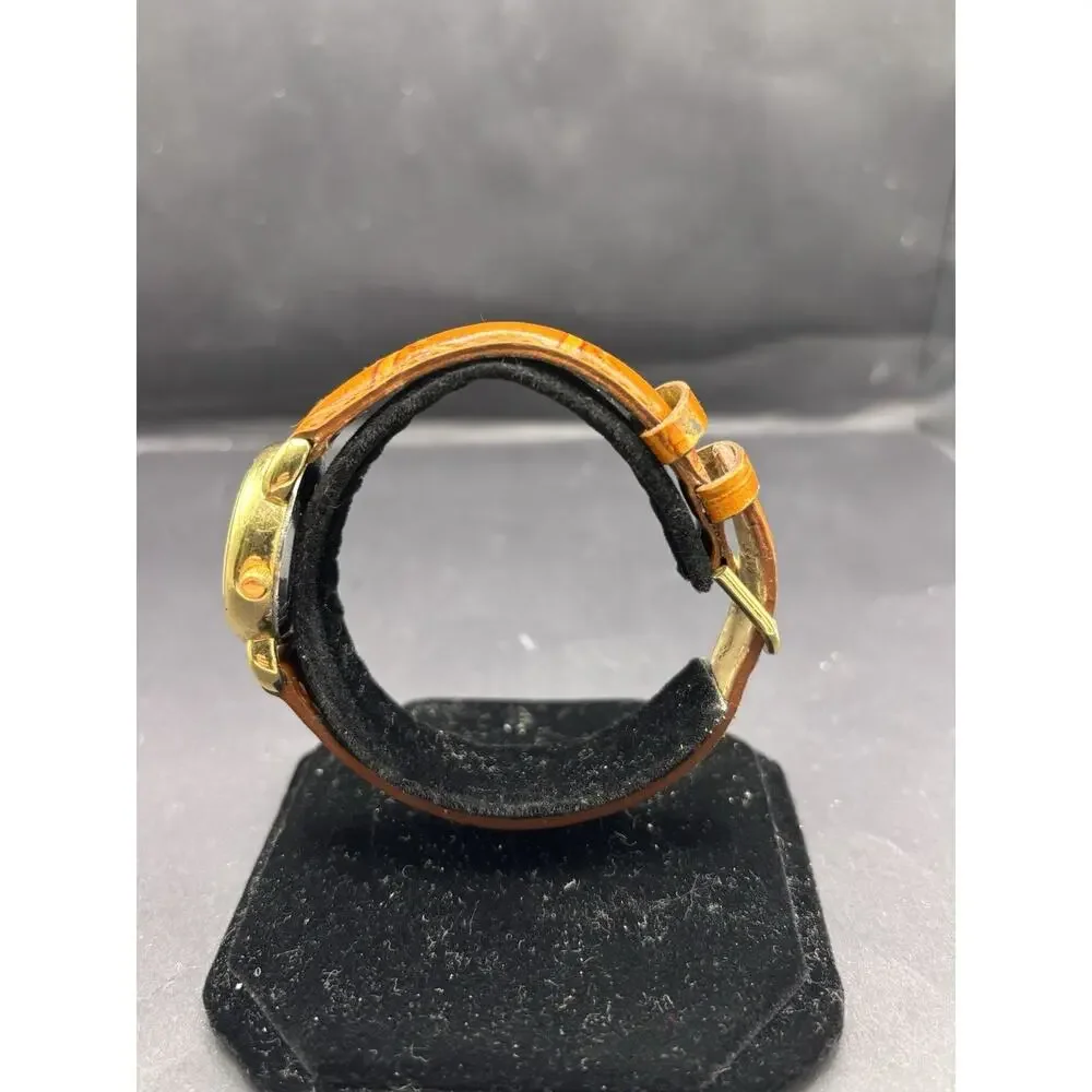 VTG Ladies Black Hills Leaves Autumn Gold Quartz Wristwatch Leather Band Analog